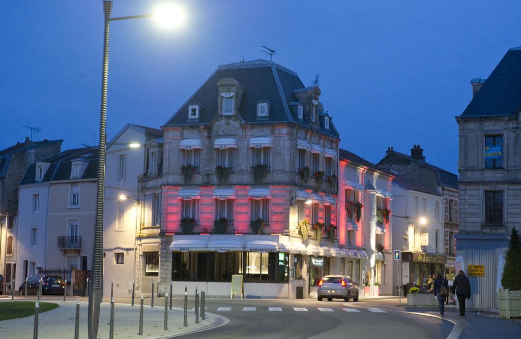 Hotel Restaurant Des Remparts 쇼몽 외부 사진