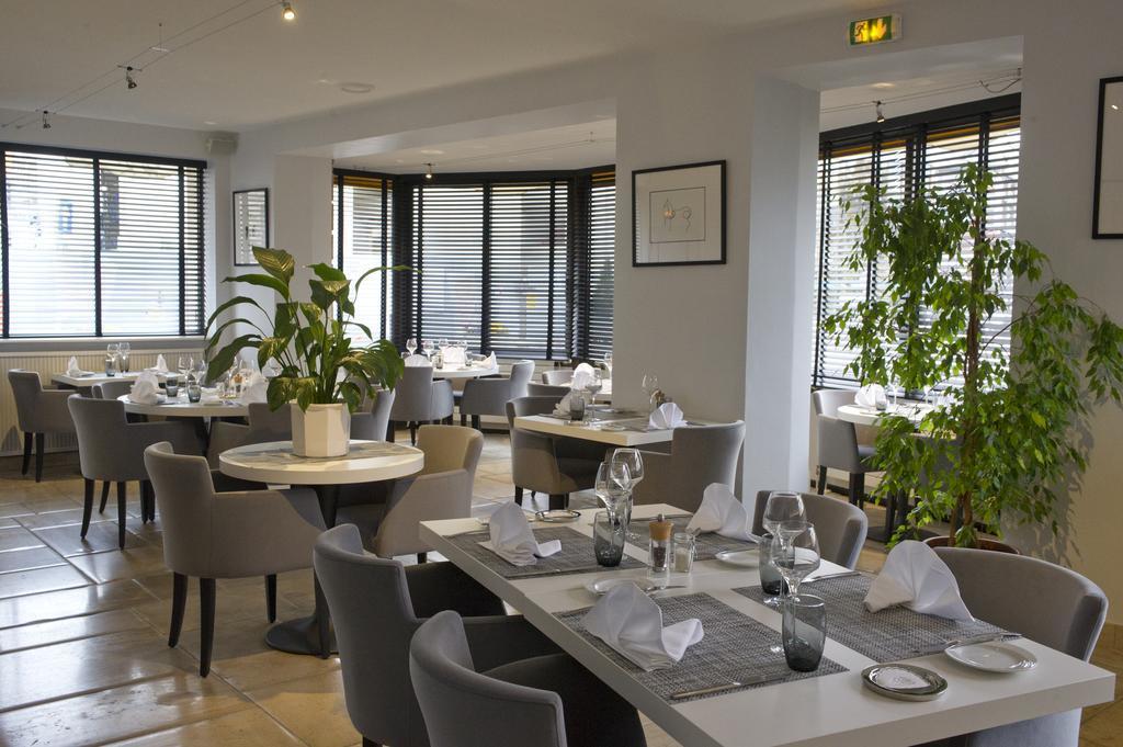 Hotel Restaurant Des Remparts 쇼몽 외부 사진