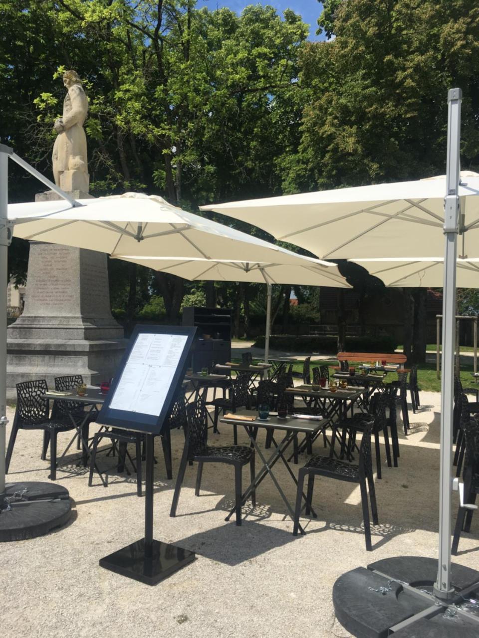 Hotel Restaurant Des Remparts 쇼몽 외부 사진